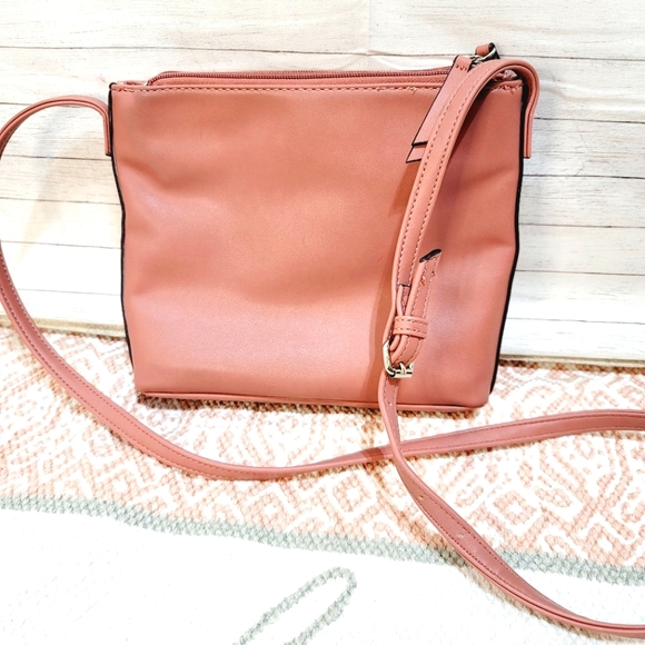 NINE WEST BLUSH ROSE PINK QUILTED CROSSBODY, W STUDS in Like New Condition - Picture 3 of 6
